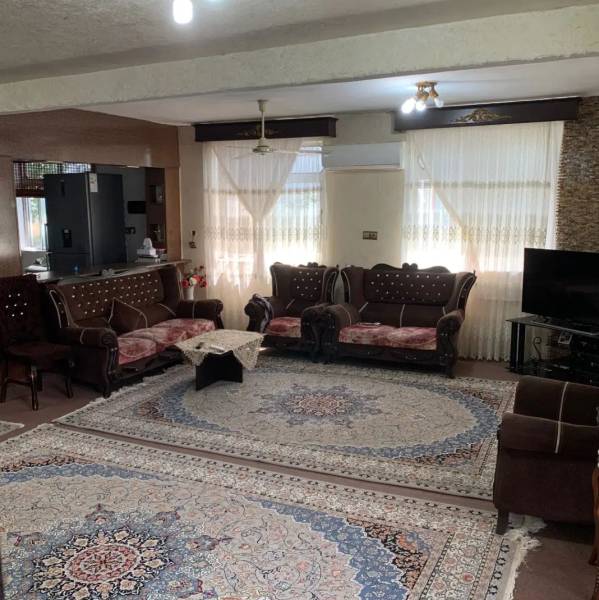                                             خونه ویلایی در فاز 3 فرهنگیان
                                                                                منزل ویلایی
                                        در  رضوان شهر