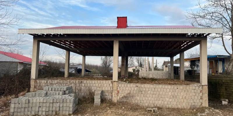                                             ویلای نیمه کاره
                                                                                منزل ویلایی
                                        در  رضوان شهر