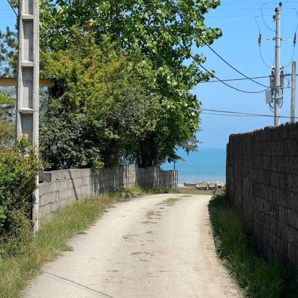                                             ۳۰۰متر زمین مسکونی برساحل سندتک برگ و پروانه ساخت
                                                                                زمین و باغ
                                        در  رضوان شهر