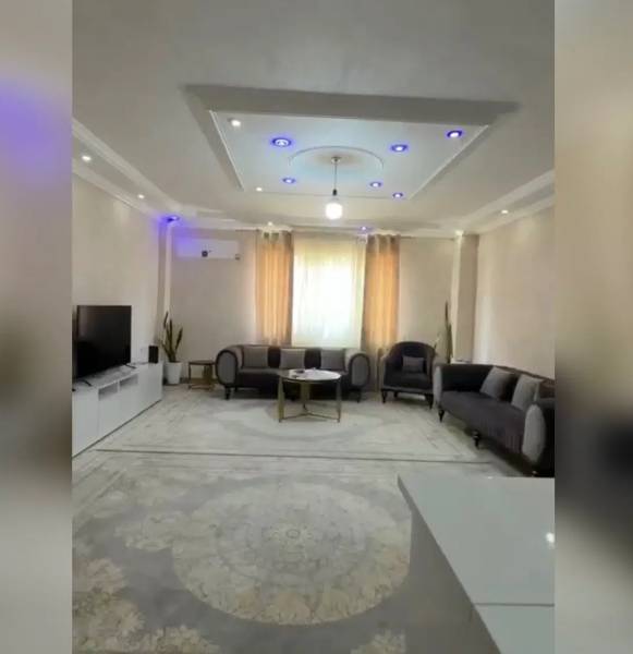                                             ۱۰۰متر واحد شهری ۲خواب سندتک برگ
                                                                                آپارتمان
                                        در  رضوان شهر