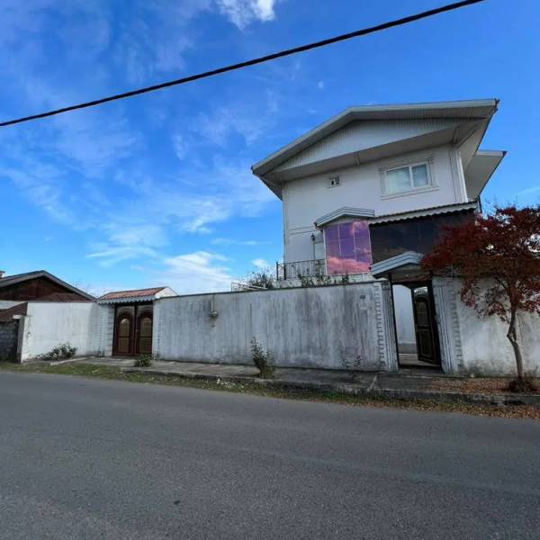                                             ویلای قیمت مناسب دو طبقه ۲۷۰ متری نزدیک ساحل
                                                                                منزل ویلایی
                                        در  رضوان شهر