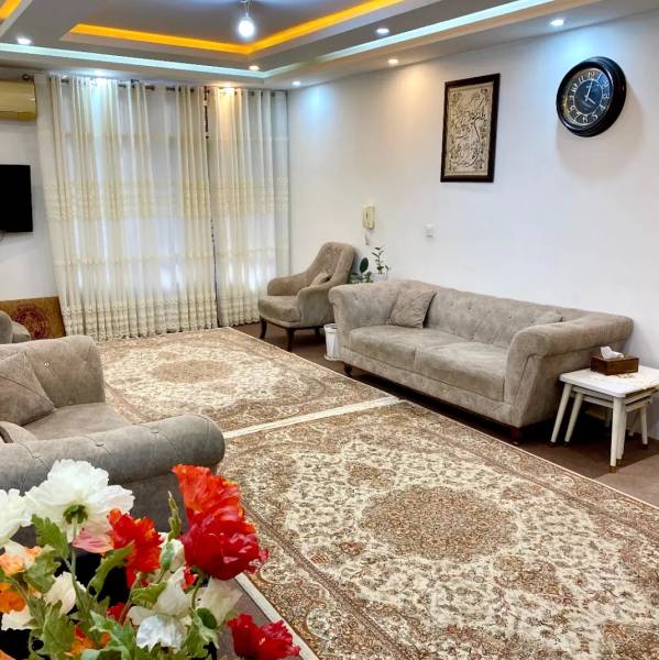                                             فروش خانه ویلایی
                                                                                منزل ویلایی
                                        در  رضوان شهر